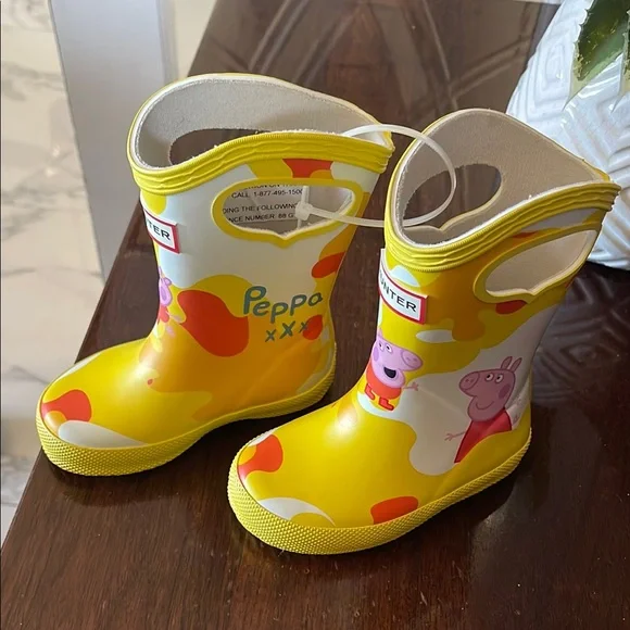 HUNTER Peppa Pig Yellow Rain Boots - Picture 1 of 4